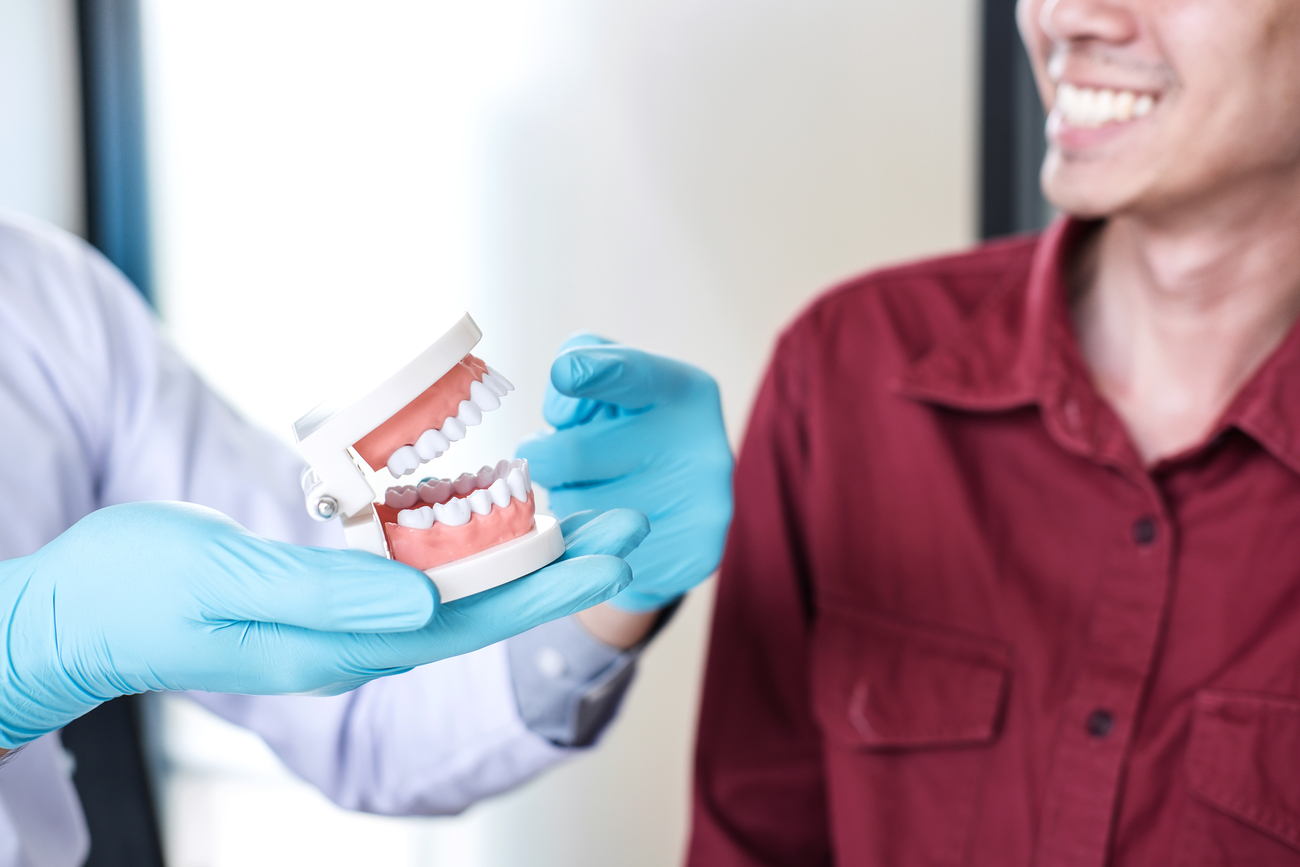 Señales que indican que necesitas periodoncia vs limpieza dental